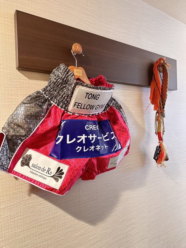 トンミーチャイ・FELLOW GYMパンツスポンサー