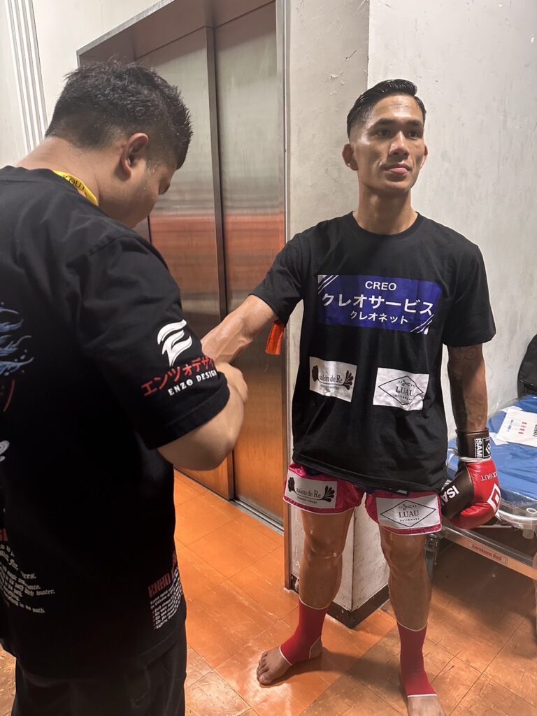 トンミーチャイ・FELLOW GYM控室の様子